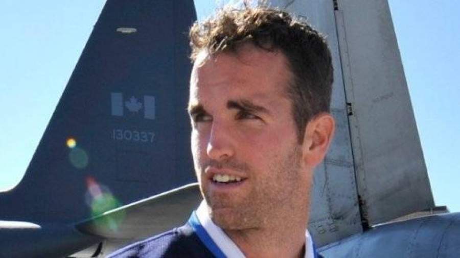 Звезда НХЛ Эндрю Лэдд отказался от перехода в «Авангард» из-за жены