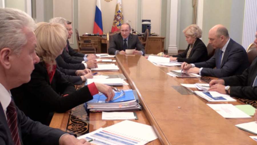 Путин потребовал деликатнее оптимизировать медицинские объекты
