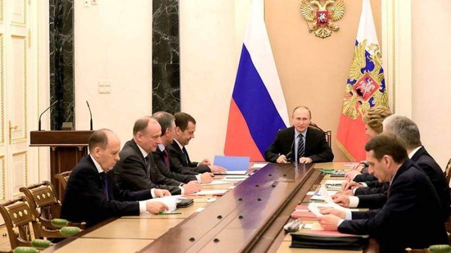 Путин и Совбез России осудили теракт в Париже