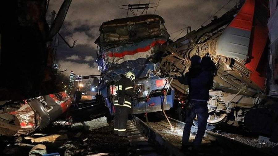 В железнодорожной аварии в Москве пострадали минимум 20 человек