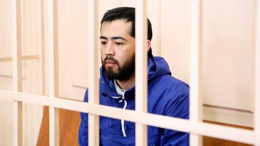 Суд отменил решение о приеме в гражданство России братьев Азимовых