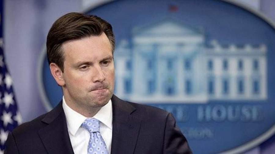 Трамп назвал пресс-секретаря белого дома Эрнеста «глупым парнем»