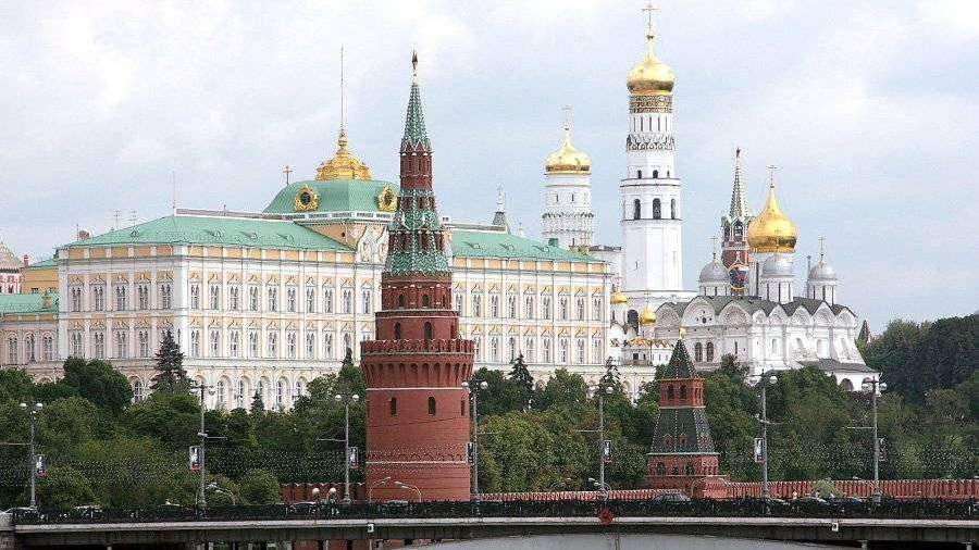 Кремль площадь. Кремль открыт для посещения. Похоже на кремль. Кремль открыт для посещения. Кремль слов.