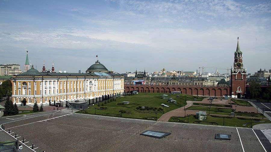 Дом с добром кремлевская площадь 4 фото Сухая и ветреная погода ожидается в Москве 11 мая Новости общества Известия 11.0