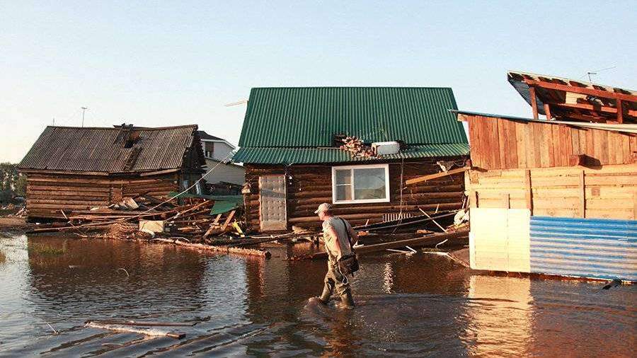 Где идет наводнение. Затопление в Иркутской области Тулун. Потоп в Иркутской области город Тулун. Наводнение в Иркутской области (2019). Тулун Иркутская область наводнение.