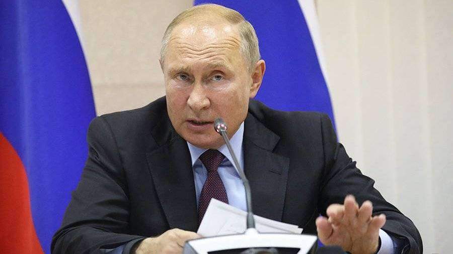 Путин заявил о невиновности россиян в отсутствии страховки 