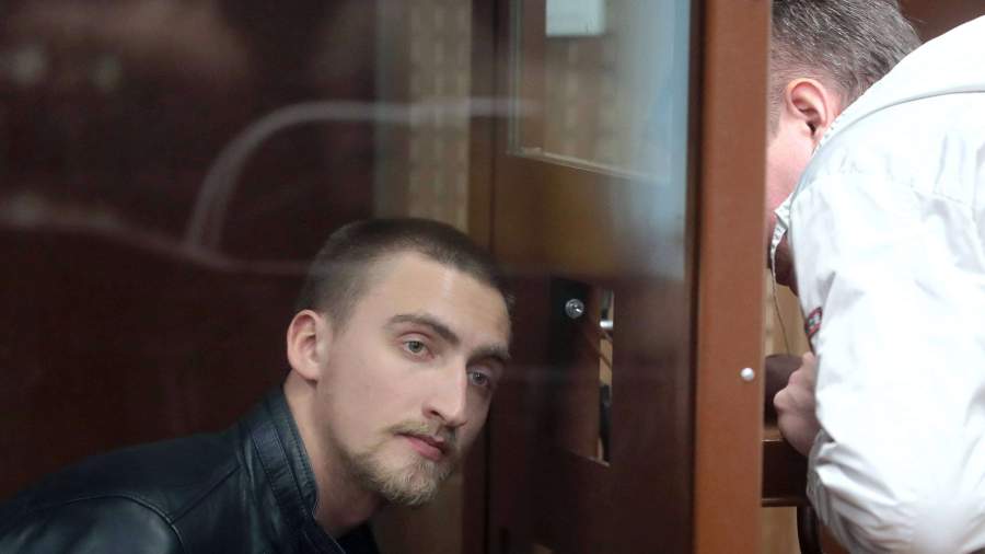 Адвокат попросит прокуратуру ходатайствовать о смягчении меры пресечения Устинову 