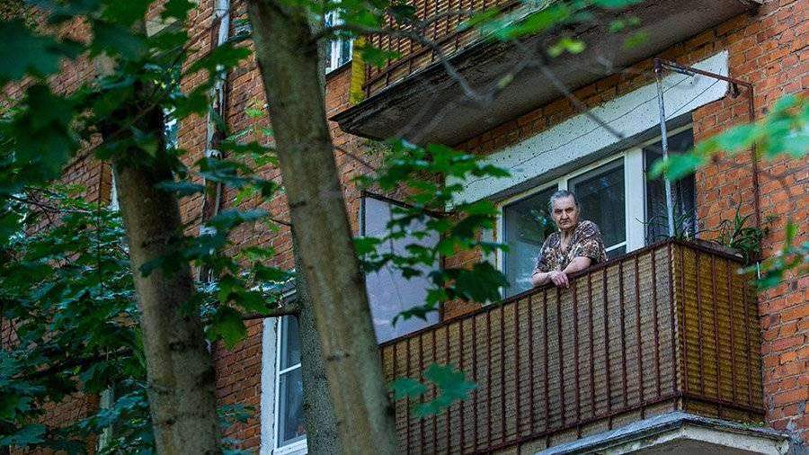 МЧС подтвердило запрет на курение на балконах с 1 октября 