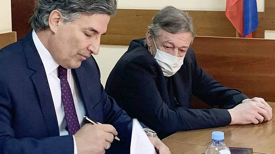 Михаил Ефремов и Эльман Пашаев в суде
