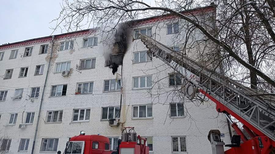 На 4 этаже. Пожар Раменское. Пожар в квартире многоэтажки в Подмосковье. Пожар в Раменском вчера. Пожар Раменское сейчас.