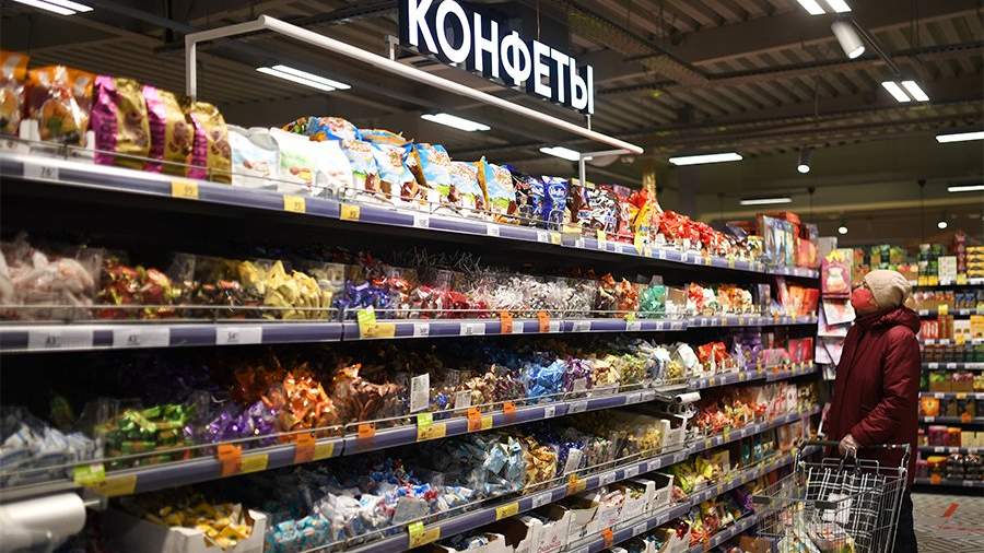 чем вредны конфеты для здоровья. RIAN 6417695.HR .ru%204. чем вредны конфеты для здоровья фото. чем вредны конфеты для здоровья-RIAN 6417695.HR .ru%204. картинка чем вредны конфеты для здоровья. картинка RIAN 6417695.HR .ru%204. На прилавках магазинов можно найти различные сорта конфет, завернутых в красивые блестящие фантики или упакованные в красочные коробочки, а также мучные кондитерские изделия: печенье, пряники, вафли, торты и пирожные, кексы, ромовые бабы, рулеты, мучные восточные сладости. Дети и взрослые очень любят конфеты и не представляют, как можно жить без сладкого. На любом праздничном столе обязательно найдутся всевозможные сладости. Ни один праздник не обходятся без конфет, и чай мы пьём с конфетами, да и красочный новогодний подарок с конфетами является одним из главных атрибутов Нового года.