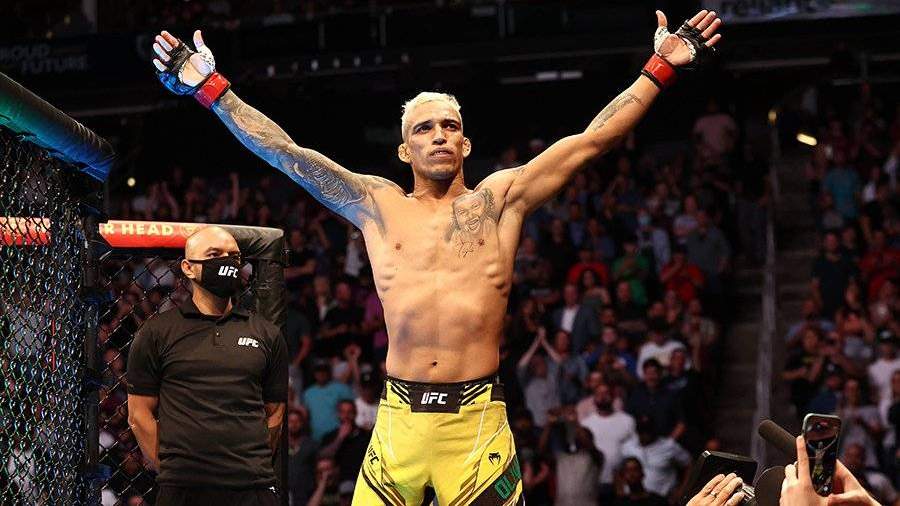 Бразильский боец Оливейра стал чемпионом UFC в легком весе ...