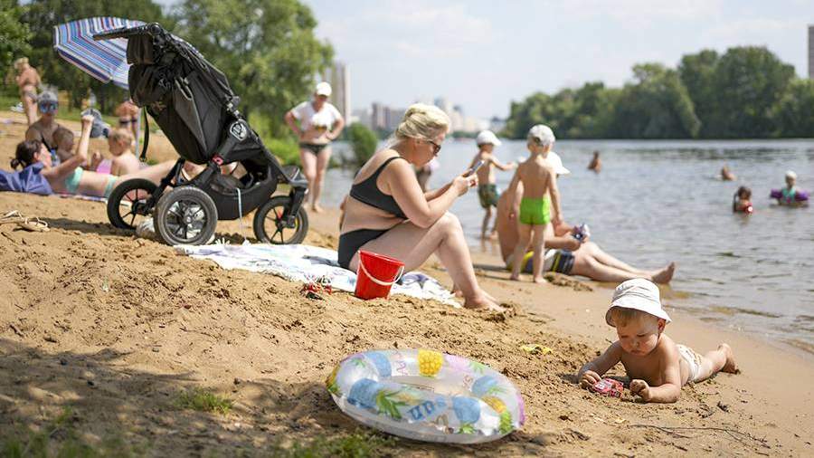 когда закончится жара в подмосковье 2021 году какого числа. DK100565.JPG. когда закончится жара в подмосковье 2021 году какого числа фото. когда закончится жара в подмосковье 2021 году какого числа-DK100565.JPG. картинка когда закончится жара в подмосковье 2021 году какого числа. картинка DK100565.JPG. Жара в центре России бьет рекорд за рекордом. Москва изнывает от зноя и свободно вздыхает только в моменты внезапных ливней, однако и они не принесут облегчение сразу. Тем временем ученые предупреждают, что глобальное потепление, о котором все чаще говорят на высшем уровне, может носить разрушительный характер для Арктики, из-за чего Россия потеряет триллионы рублей. Что ждет российские регионы в ближайшие дни и недели, когда пекло начнет отступать, а на горящую Сибирь прольются дожди — «Лента.ру» спросила у синоптика, метеоролога, климатолога Александра Шувалова.