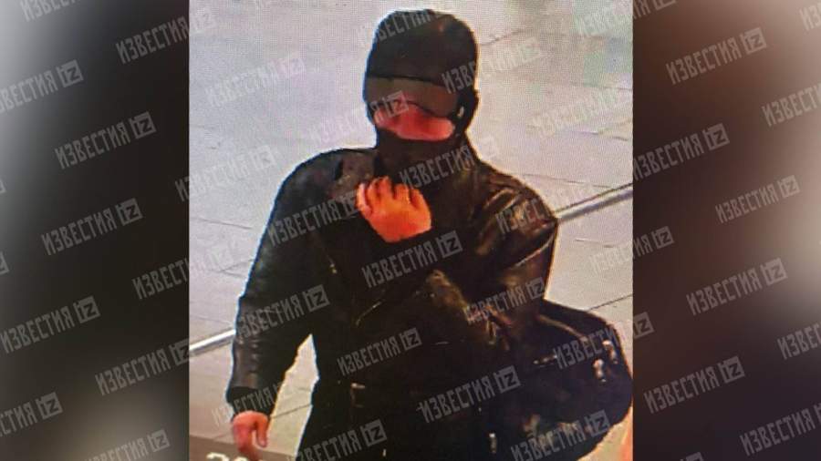 The Metropolis shopping center was evacuated after the report of an armed man