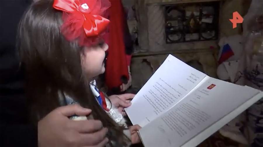 Putin sent a letter to a girl from Syria with New Year’s greetings