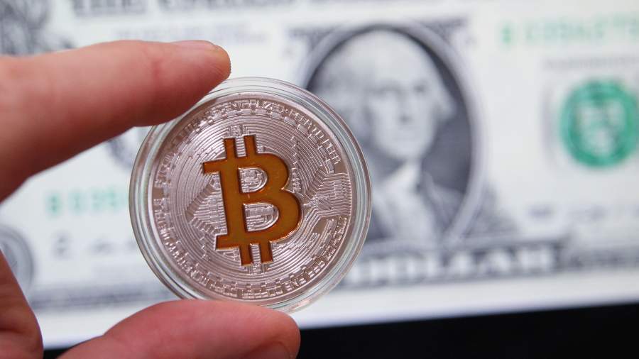 Bitcoin price fell by almost $ 10 thousand per hour.