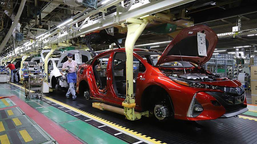 Toyota will stop production of cars at five plants