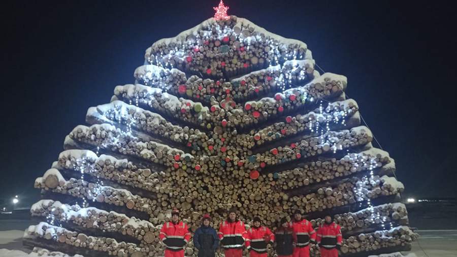 New Year tree of 3 thousand logs was built in Karelia