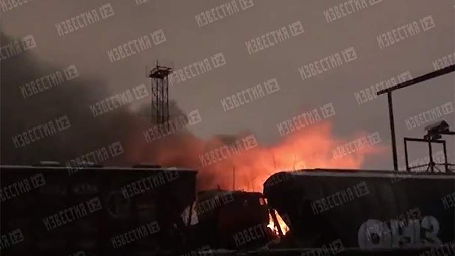 A fire broke out in a hangar in the south of Moscow