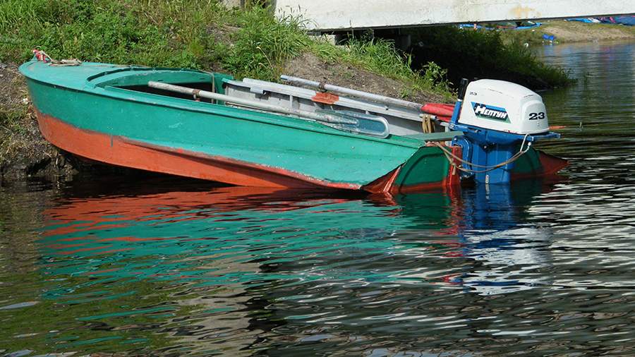 A ship with three people capsized in a river near Astrakhan