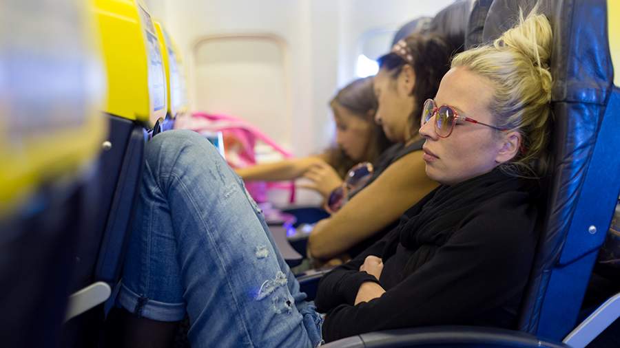 Somnologist named ways of dealing with jet lag