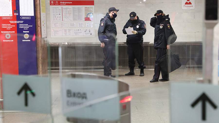 In Moscow, a company beat a man in a subway car