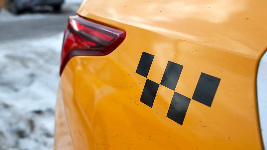 A taxi driver broke a leg of a guard at Botkin hospital in Moscow