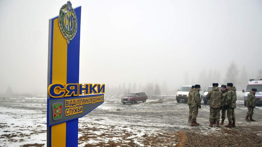 A law allowing border guards to use weapons came into force in Ukraine