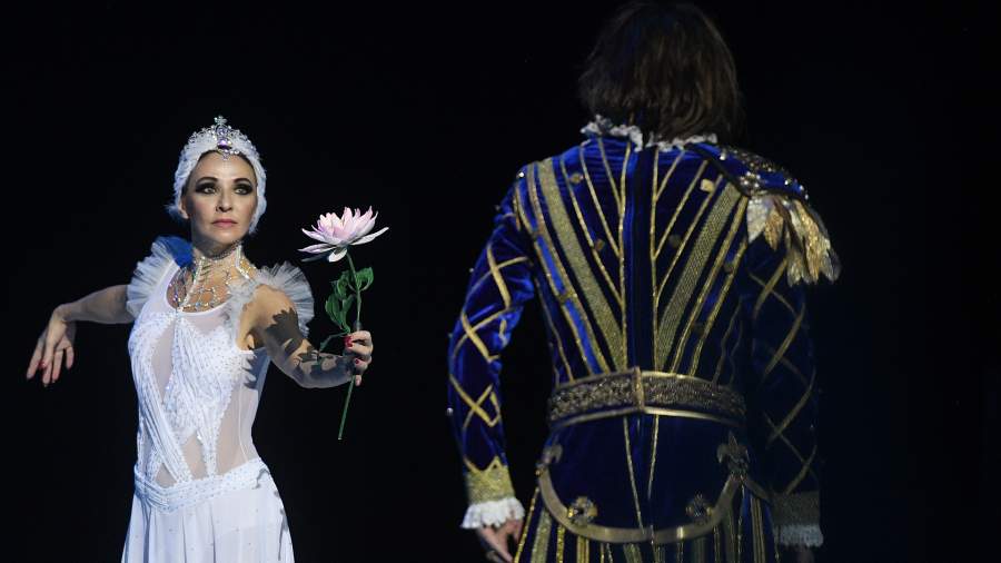 A girl invited by Putin to Moscow attended the Swan Lake show
