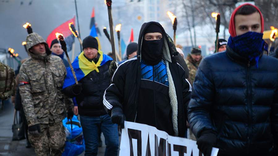 American political scientist recalled the use of neo-Nazis by the United States