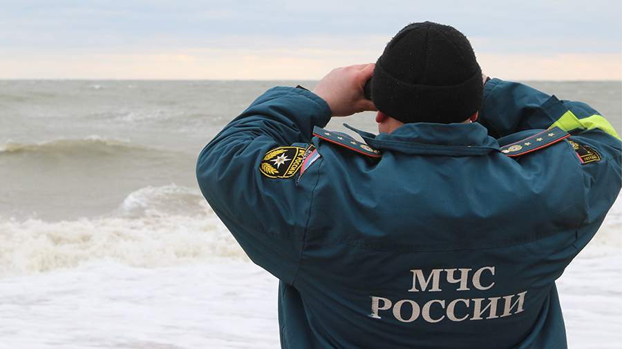 The Ministry of Emergency Situations announced the search for two fishermen on Sakhalin