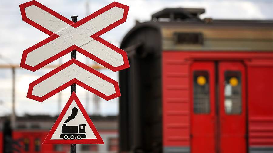 The traffic police reminded of the sanctions for violating the rules of travel of railway tracks