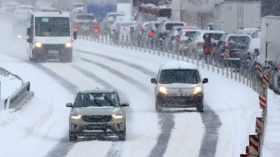 The traffic police urged drivers to refuse to travel due to bad weather