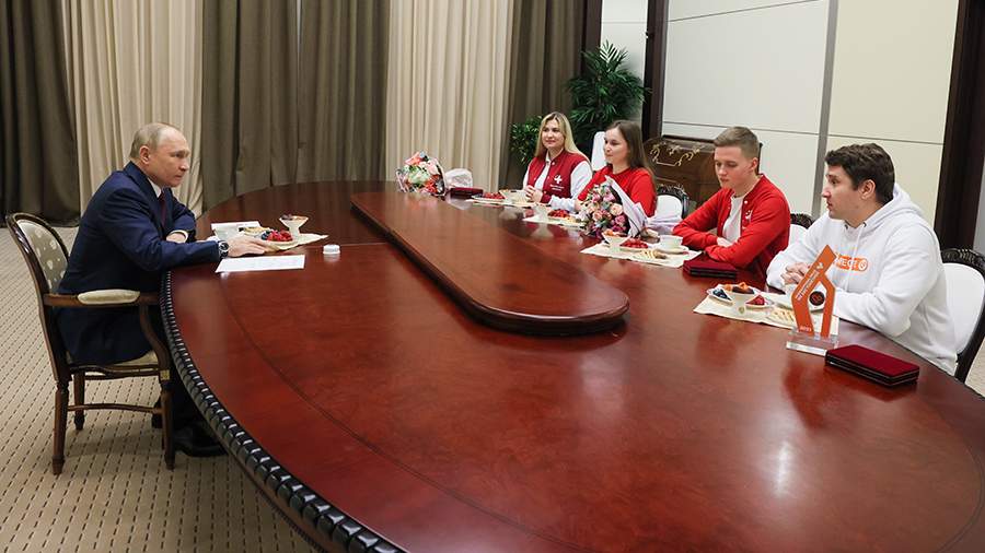 Putin had tea with the winners of the We Are Together award