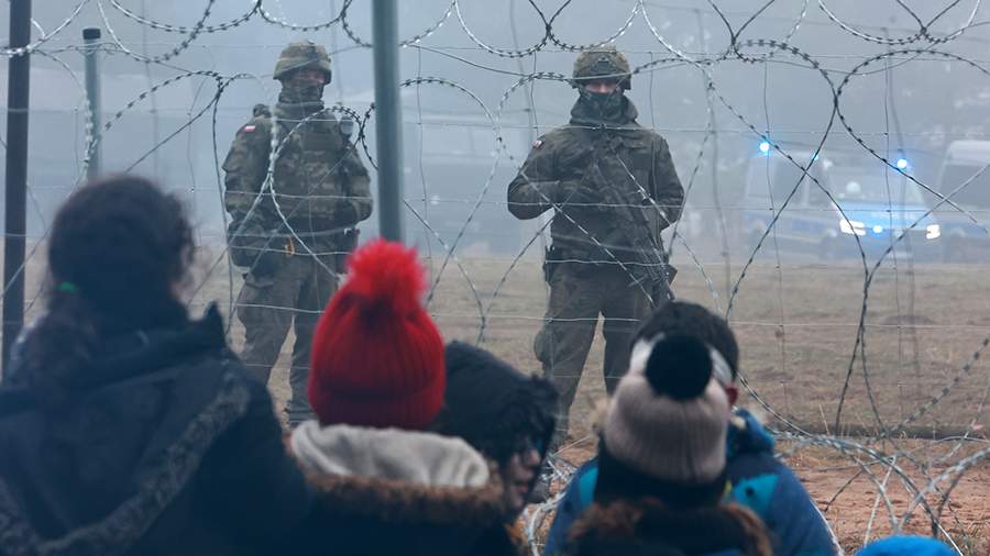 Macron, in an interview with Putin, noted the decrease in the number of migrants on the border with the Republic of Belarus