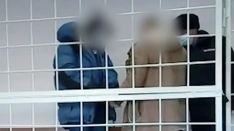 A man attacked a doctor and police officers with a knife in Krasnoyarsk