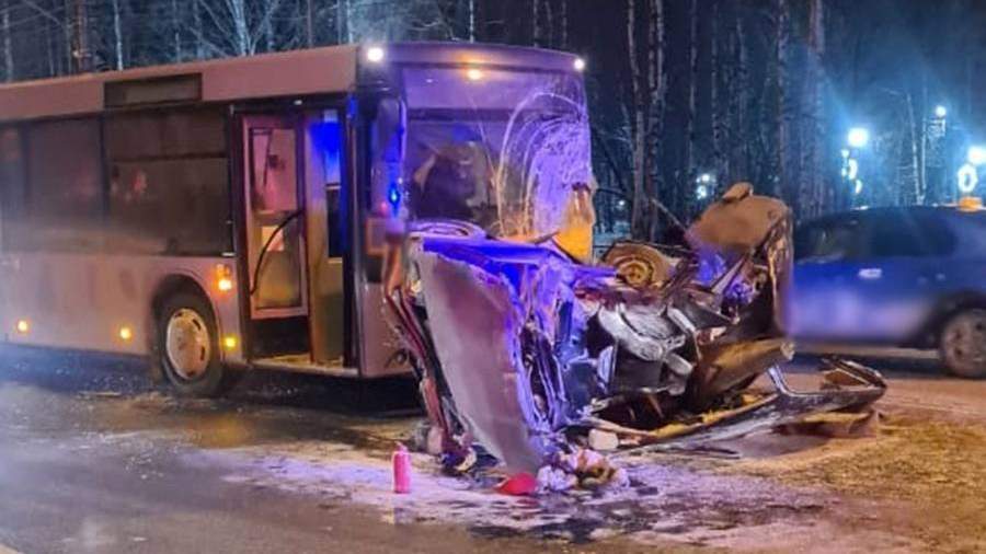 Five cars and a passenger bus collided in Arkhangelsk