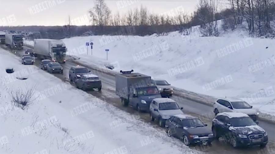 A six-kilometer traffic jam was formed due to an accident with a bus near Ryazan