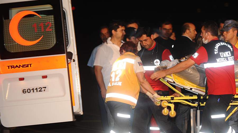 Three killed and 18 injured in bus crash in Turkey