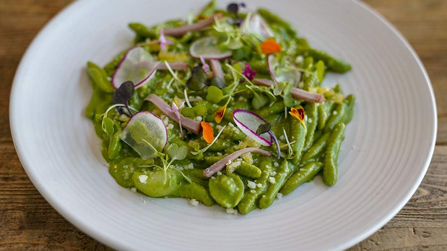 A nutritionist spoke about the blood pressure-normalizing properties of spinach