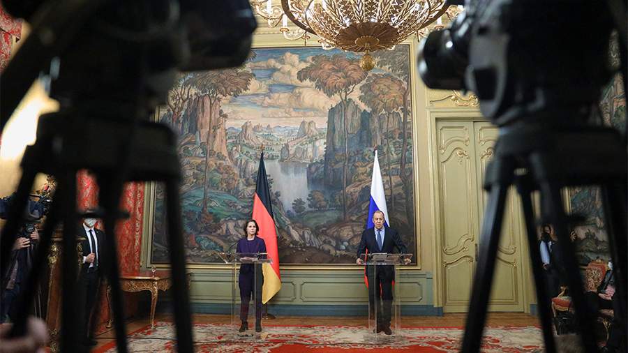 Political scientist explained Lavrov’s reservation in negotiations with Burbock
