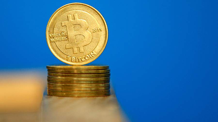 The price of bitcoin fell below  thousand for the first time since July