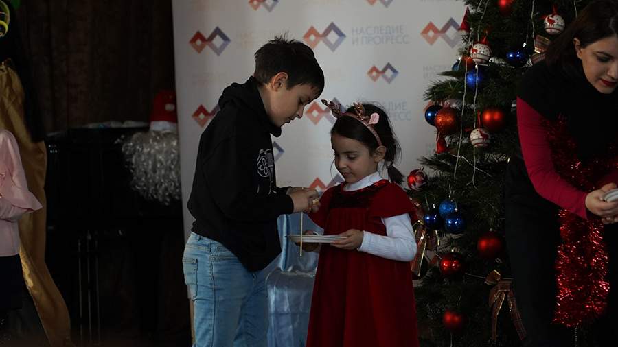 The Russian-Armenian Foundation congratulates the children of the Russian community of Karabakh