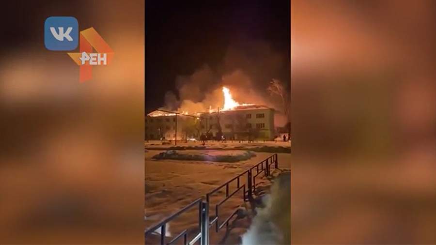 In the Sverdlovsk region, 40 people were evacuated from a burning house In the Sverdlovsk region, 40 people were evacuated from a burning house