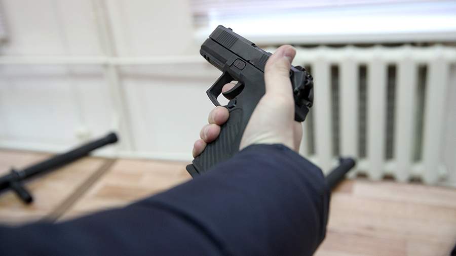 Moscow university teacher came to the lecture with a gun