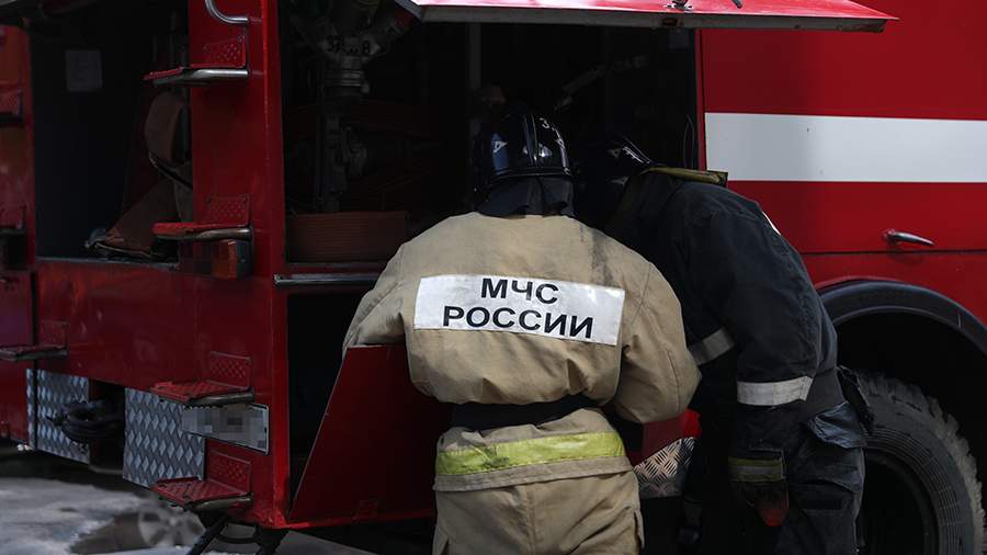 A large fire in an apartment building is extinguished in Syktyvkar
