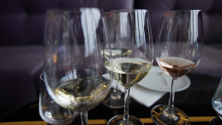Narcologist of the Ministry of Health named the safest alcohol in the New Year