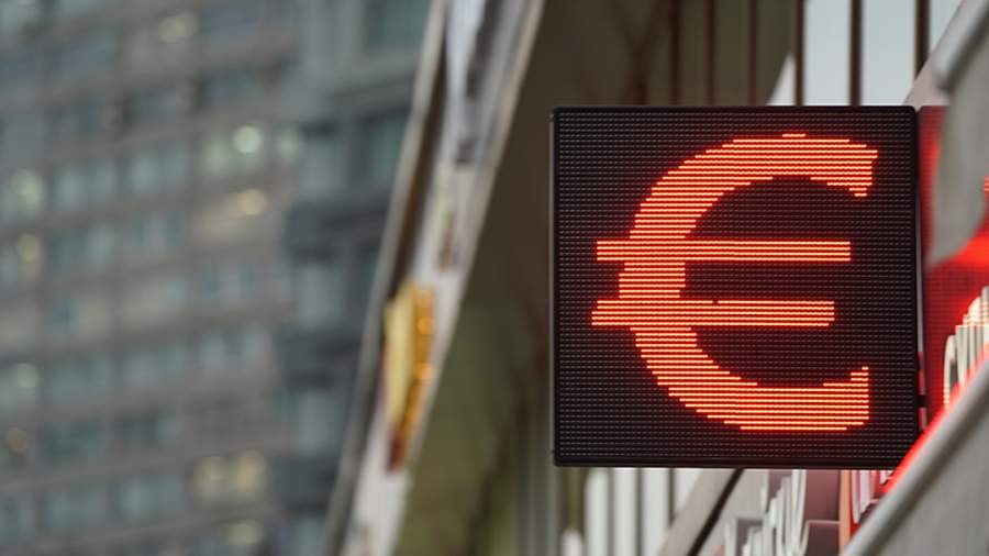 The euro exchange rate crossed the mark of 90 rubles