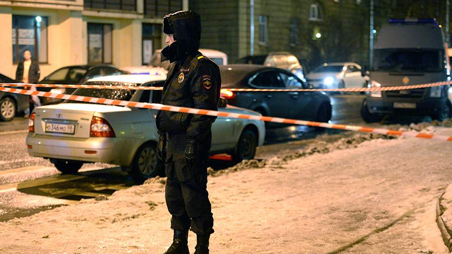 A man with a knife attacked visitors to a bar in St. Petersburg