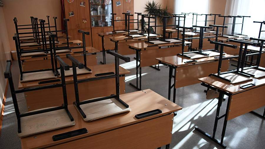 Classes canceled in schools in Chelyabinsk due to reports of mining